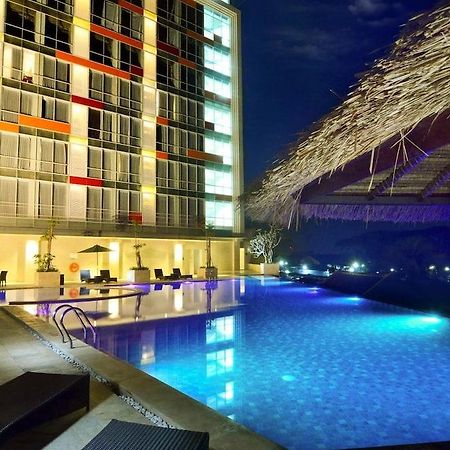 Ascent Premiere Hotel And Convention Malang Exterior foto