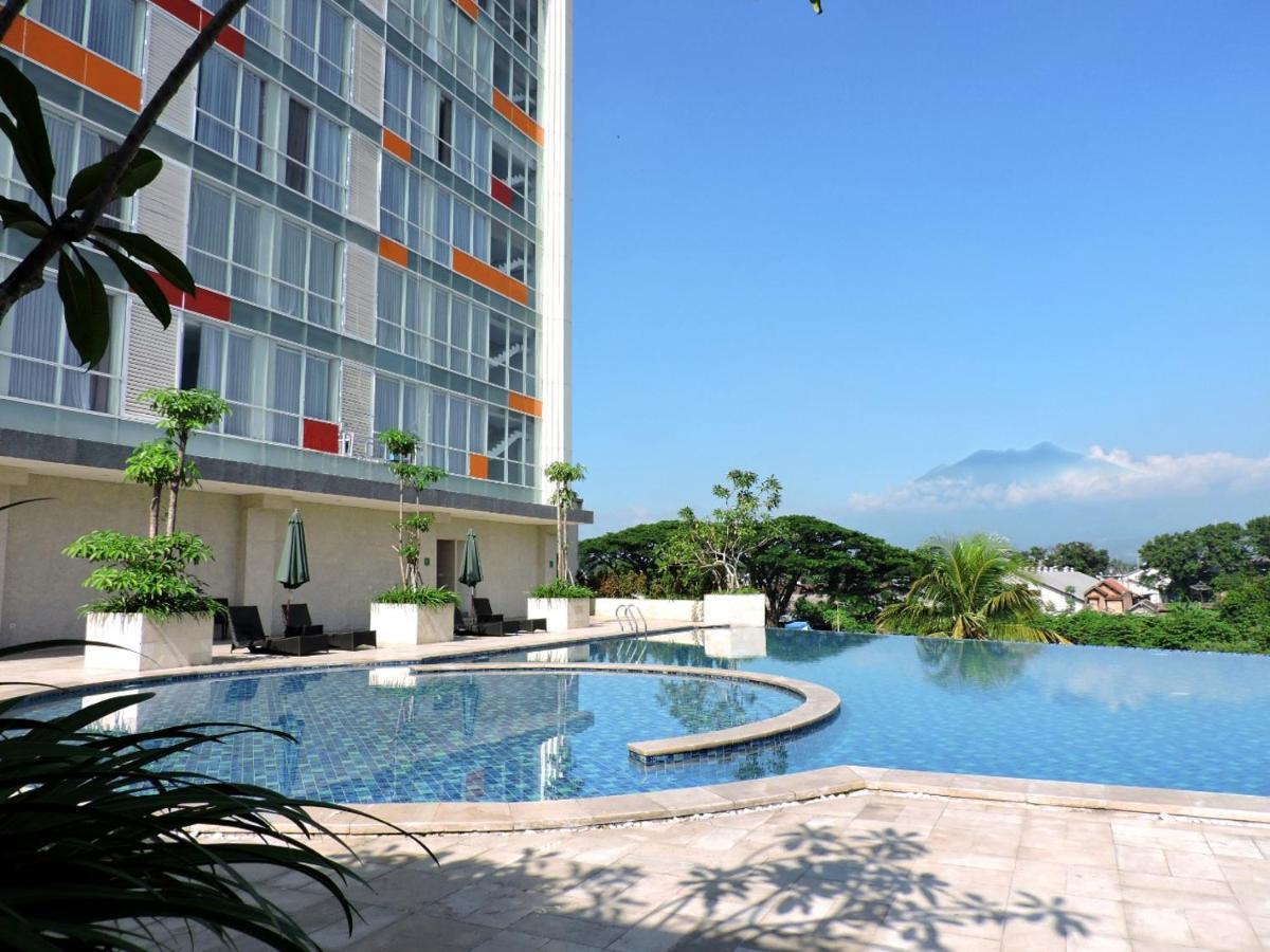 Ascent Premiere Hotel And Convention Malang Exterior foto