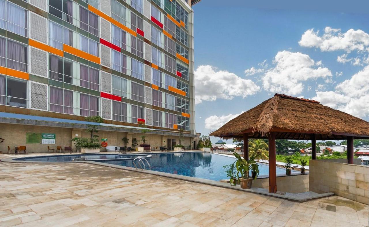 Ascent Premiere Hotel And Convention Malang Exterior foto